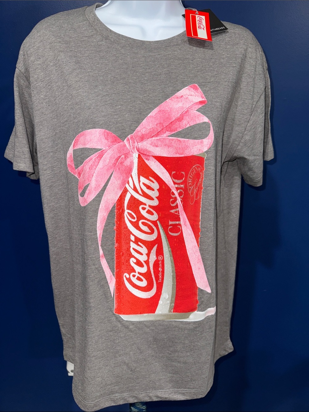 Coca-Cola- NWT Pink Bow Coke Can Graphic Tee Size Large - Picture 3 of 12